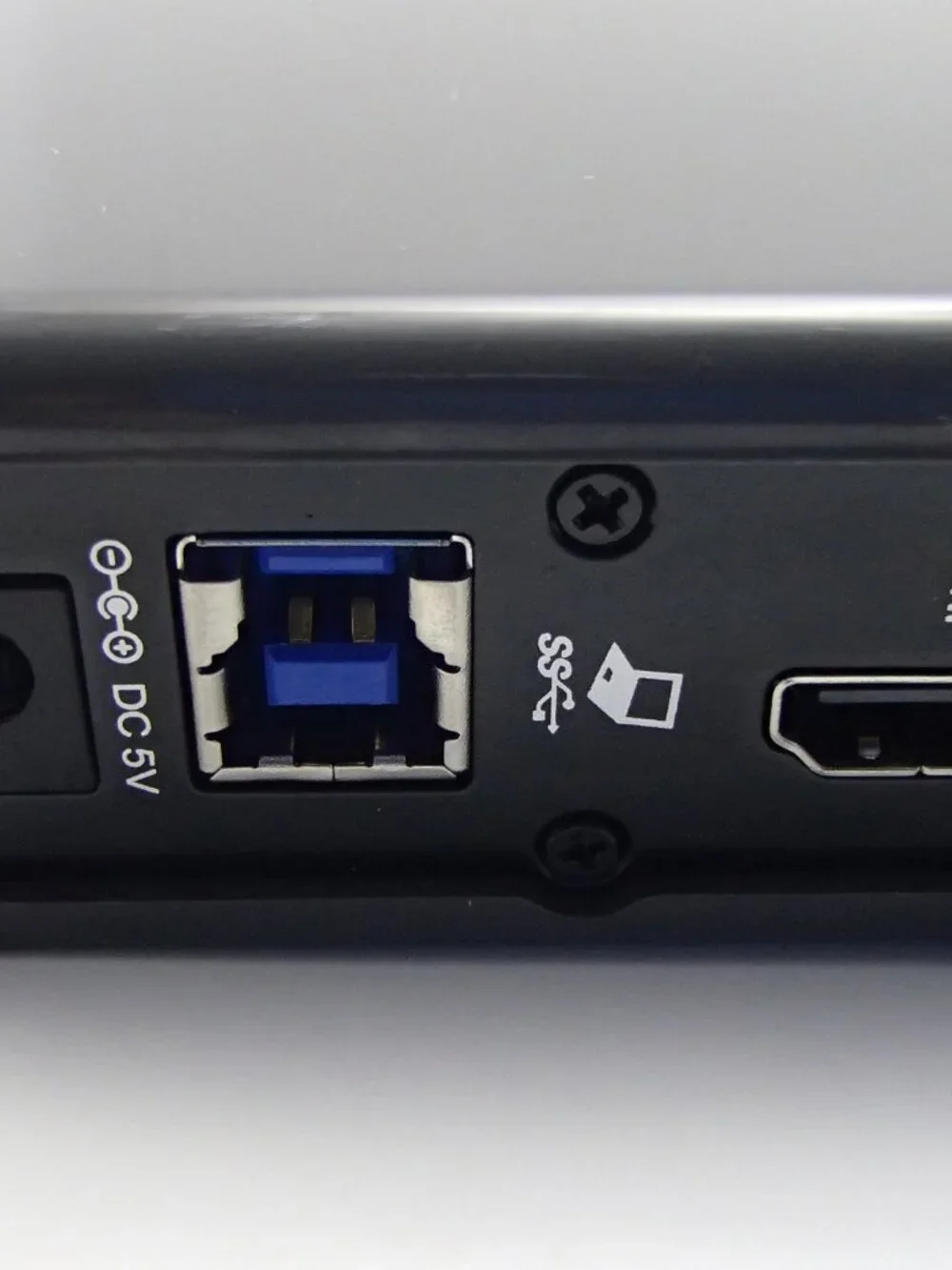 V7 UDDS-1E USB 3.0 Universal Docking Station Inc AC Adapter (No Stand)
